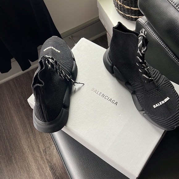 MEN'S SPEED 2.0 LACE-UP RECYCLED KNIT SNEAKER IN BLACK - Picture 4 of 6